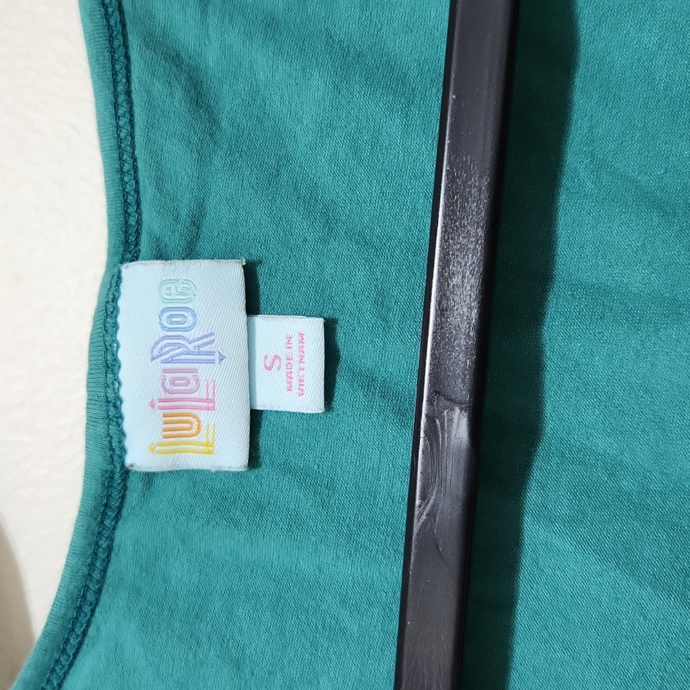 Lularoe tee - Picture 2 of 2
